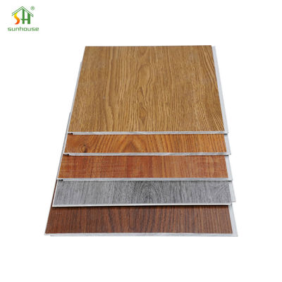 Un buen precio. Tablón de suelo impermeable SPC Click para uso en decoración exterior interior en línea