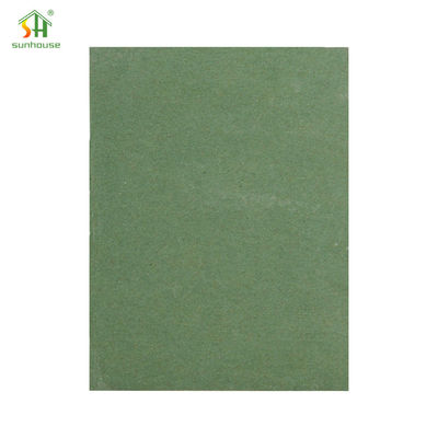 Un buen precio. Panel de placa de yeso resistente a la humedad resistente al fuego para uso en decoración exterior interior en línea