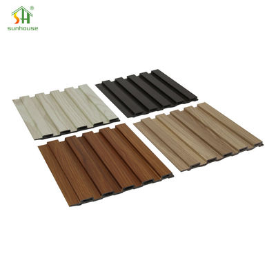 Un buen precio. Panel de pared impermeable de WPC para aplicaciones de revestimiento de decoración de interiores en línea