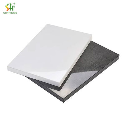 Un buen precio. Tablero resistente a la humedad del MDF de la melamina del MDF de la melamina para el uso interior de la decoración exterior en línea