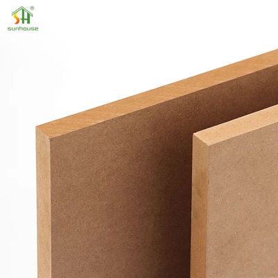 Un buen precio. Uso de la decoración exterior interior del tablero del MDF de la melamina del MDF de la melamina para el uso de la aplicación de la construcción de edificios en línea