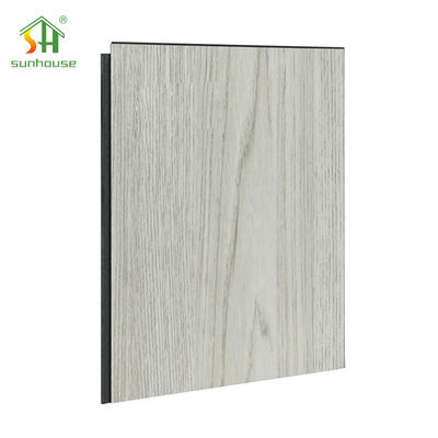 Un buen precio. Tablón de suelo impermeable SPC Click para uso en decoración exterior interior en línea