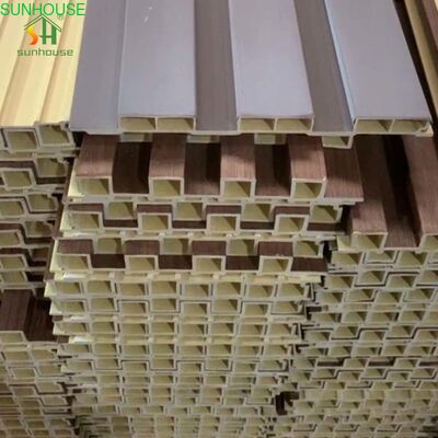 Un buen precio. Panel de pared compuesto de plástico y madera WPC para proyecto de renovación de edificios de viviendas en línea