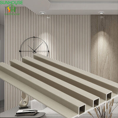 Un buen precio. Aplicación de revestimiento residencial comercial de panel de pared WPC para decoración de edificios modernos en línea