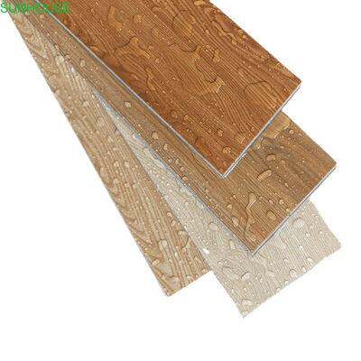 Un buen precio. Tablón de suelo impermeable SPC Click para uso en decoración exterior interior en línea