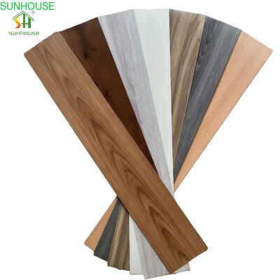 Un buen precio. Tablón de suelo impermeable SPC Click para uso en decoración exterior interior en línea